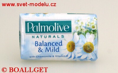 Palmolive Balanced & Mild with Chamomile & Vitamin E toaletní mýdlo 90 g